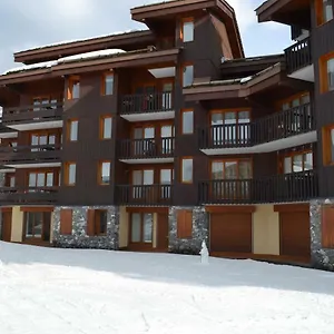 Skis Aux Pieds Valmorel